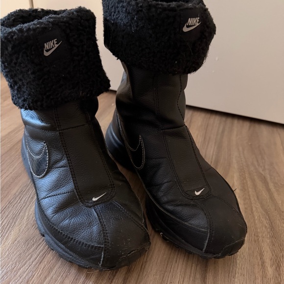 Nike Air Black Winter Boots - Picture 5 of 6